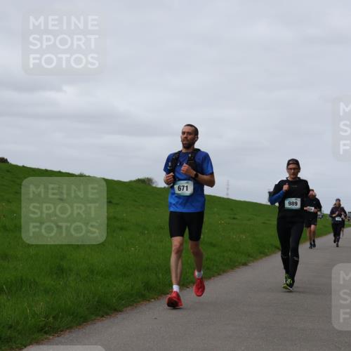 04.05.2025 - 8. Wedeler Halbmarathon Yannick Fuchs http://msf.ph/oto/7835232 04.05.2025 11:44:16 Laufen 671, 989 meine-sportfotos.de