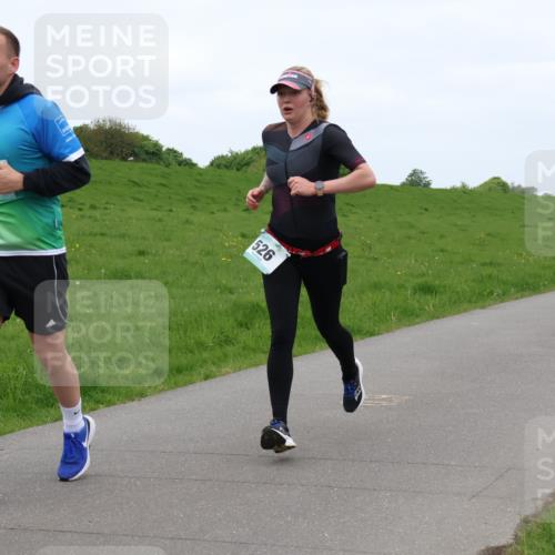 04.05.2025 - 8. Wedeler Halbmarathon Lena Gebhardt http://msf.ph/oto/7835395 04.05.2025 11:27:28 Laufen 0, 88, 526 meine-sportfotos.de