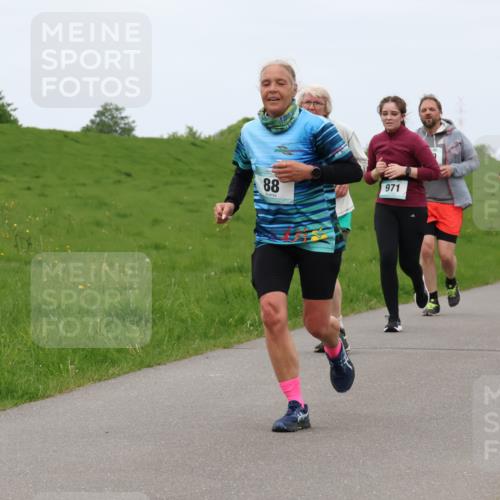 04.05.2025 - 8. Wedeler Halbmarathon Lena Gebhardt http://msf.ph/oto/7835456 04.05.2025 11:27:41 Laufen 88, 1086, 88, 971 meine-sportfotos.de