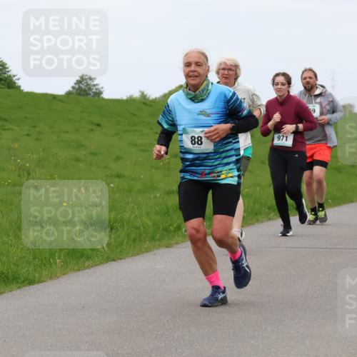 04.05.2025 - 8. Wedeler Halbmarathon Lena Gebhardt http://msf.ph/oto/7835458 04.05.2025 11:27:41 Laufen 971, 88, 69, 86 meine-sportfotos.de