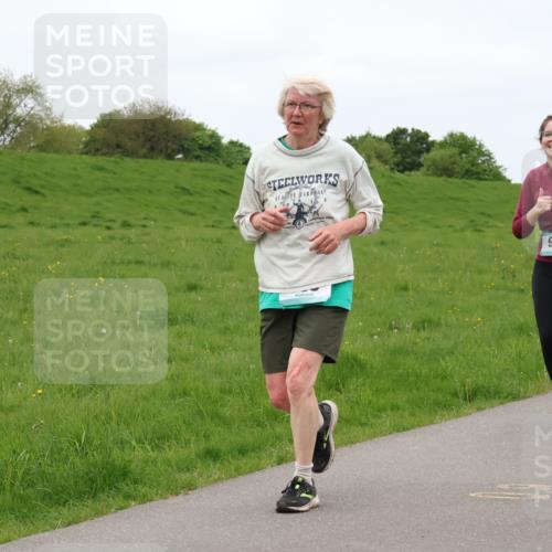 04.05.2025 - 8. Wedeler Halbmarathon Lena Gebhardt http://msf.ph/oto/7835485 04.05.2025 11:27:44 Laufen 971, 69 meine-sportfotos.de