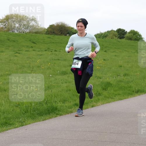 04.05.2025 - 8. Wedeler Halbmarathon Lena Gebhardt http://msf.ph/oto/7835554 04.05.2025 11:27:51 Laufen 604 meine-sportfotos.de