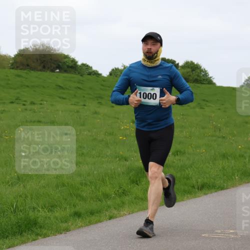 04.05.2025 - 8. Wedeler Halbmarathon Lena Gebhardt http://msf.ph/oto/7835568 04.05.2025 11:27:53 Laufen 1000 meine-sportfotos.de