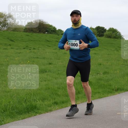 04.05.2025 - 8. Wedeler Halbmarathon Lena Gebhardt http://msf.ph/oto/7835572 04.05.2025 11:27:53 Laufen 1000 meine-sportfotos.de