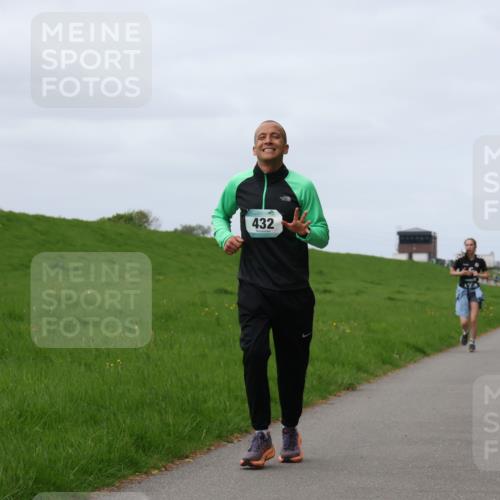 04.05.2025 - 8. Wedeler Halbmarathon Yannick Fuchs http://msf.ph/oto/7835573 04.05.2025 11:44:36 Laufen 432 meine-sportfotos.de