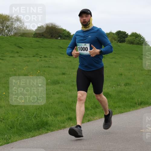 04.05.2025 - 8. Wedeler Halbmarathon Lena Gebhardt http://msf.ph/oto/7835577 04.05.2025 11:27:54 Laufen 1000 meine-sportfotos.de