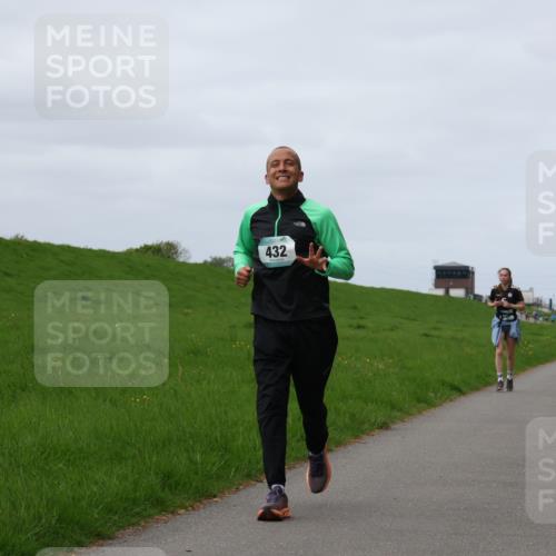 04.05.2025 - 8. Wedeler Halbmarathon Yannick Fuchs http://msf.ph/oto/7835579 04.05.2025 11:44:36 Laufen 432 meine-sportfotos.de