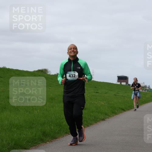 04.05.2025 - 8. Wedeler Halbmarathon Yannick Fuchs http://msf.ph/oto/7835583 04.05.2025 11:44:36 Laufen 432 meine-sportfotos.de