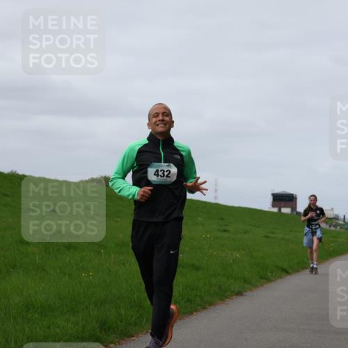 04.05.2025 - 8. Wedeler Halbmarathon Yannick Fuchs http://msf.ph/oto/7835593 04.05.2025 11:44:37 Laufen 432 meine-sportfotos.de