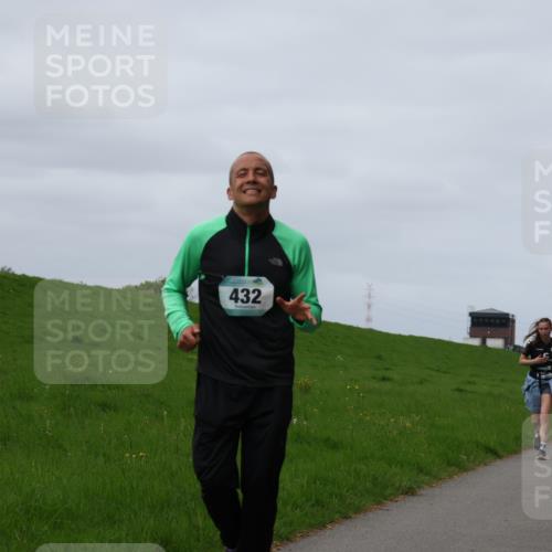 04.05.2025 - 8. Wedeler Halbmarathon Yannick Fuchs http://msf.ph/oto/7835600 04.05.2025 11:44:37 Laufen 432 meine-sportfotos.de