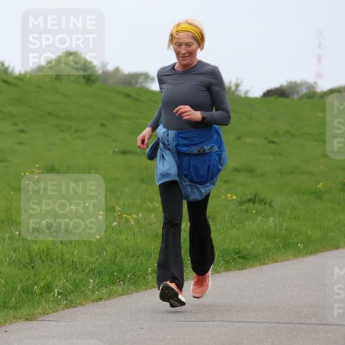 04.05.2025 - 8. Wedeler Halbmarathon Lena Gebhardt http://msf.ph/oto/7835604 04.05.2025 11:28:03 Laufen  meine-sportfotos.de