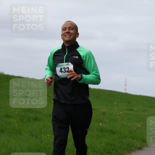 04.05.2025 - 8. Wedeler Halbmarathon Yannick Fuchs http://msf.ph/oto/7835609 04.05.2025 11:44:37 Laufen 432 meine-sportfotos.de