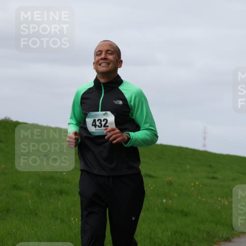 04.05.2025 - 8. Wedeler Halbmarathon Yannick Fuchs http://msf.ph/oto/7835610 04.05.2025 11:44:37 Laufen 432 meine-sportfotos.de