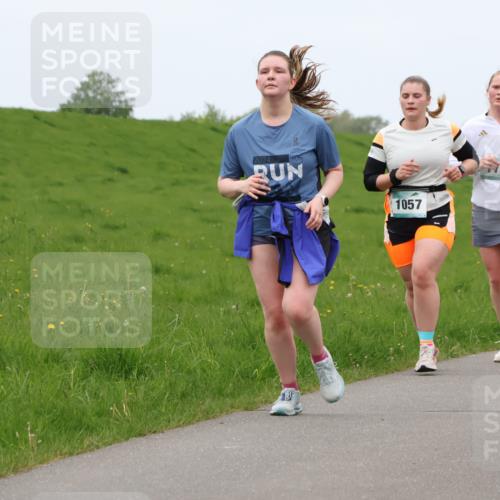 04.05.2025 - 8. Wedeler Halbmarathon Lena Gebhardt http://msf.ph/oto/7835620 04.05.2025 11:28:17 Laufen 2024, 1057, 106 meine-sportfotos.de