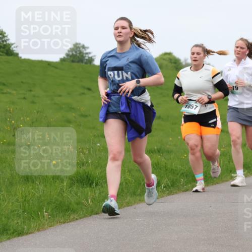 04.05.2025 - 8. Wedeler Halbmarathon Lena Gebhardt http://msf.ph/oto/7835626 04.05.2025 11:28:18 Laufen 2024, 1057, 79, 1065 meine-sportfotos.de