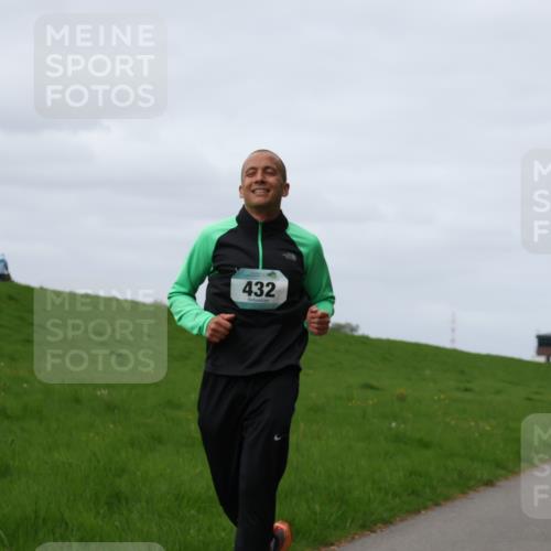 04.05.2025 - 8. Wedeler Halbmarathon Yannick Fuchs http://msf.ph/oto/7835627 04.05.2025 11:44:37 Laufen 432 meine-sportfotos.de