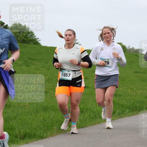 04.05.2025 - 8. Wedeler Halbmarathon Lena Gebhardt http://msf.ph/oto/7835632 04.05.2025 11:28:20 Laufen 1057, 79, 1065, 81 meine-sportfotos.de