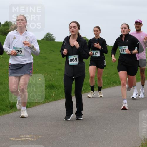 04.05.2025 - 8. Wedeler Halbmarathon Lena Gebhardt http://msf.ph/oto/7835646 04.05.2025 11:28:21 Laufen 1057, 779, 393, 817, 265, 949, 1065 meine-sportfotos.de