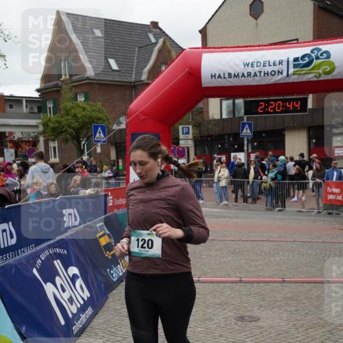 04.05.2025 - 8. Wedeler Halbmarathon Felixshl http://msf.ph/oto/7835668 04.05.2025 12:20:42 Ziel 120 meine-sportfotos.de