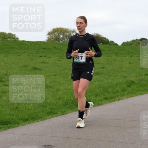 04.05.2025 - 8. Wedeler Halbmarathon Lena Gebhardt http://msf.ph/oto/7835671 04.05.2025 11:28:25 Laufen 817 meine-sportfotos.de