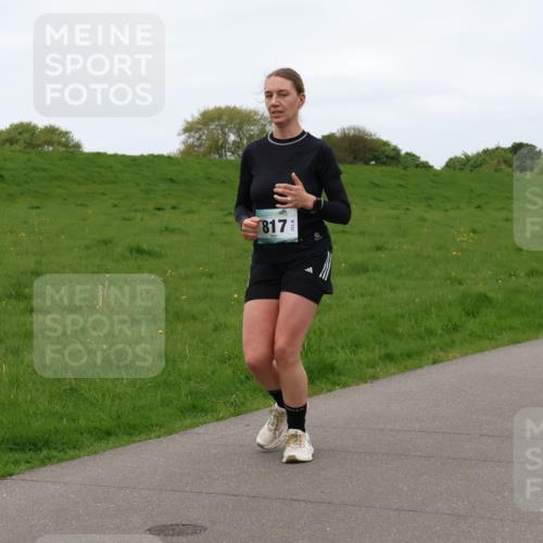 04.05.2025 - 8. Wedeler Halbmarathon Lena Gebhardt http://msf.ph/oto/7835674 04.05.2025 11:28:25 Laufen 817 meine-sportfotos.de