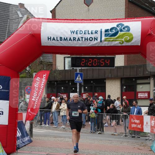 04.05.2025 - 8. Wedeler Halbmarathon Felixshl http://msf.ph/oto/7835687 04.05.2025 12:20:52 Ziel 282 meine-sportfotos.de