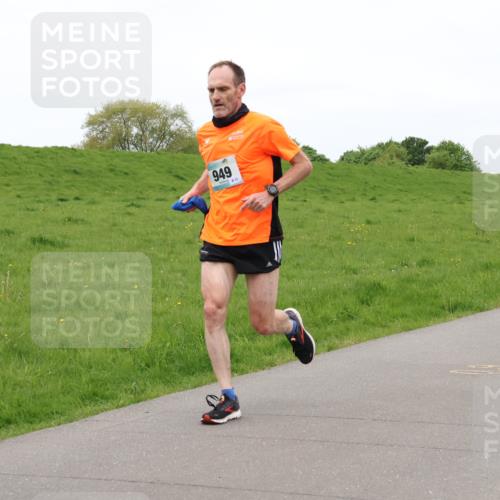 04.05.2025 - 8. Wedeler Halbmarathon Lena Gebhardt http://msf.ph/oto/7835720 04.05.2025 11:28:29 Laufen 949, 13 meine-sportfotos.de