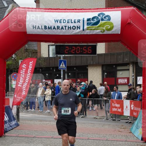 04.05.2025 - 8. Wedeler Halbmarathon Felixshl http://msf.ph/oto/7835737 04.05.2025 12:20:54 Ziel 282 meine-sportfotos.de