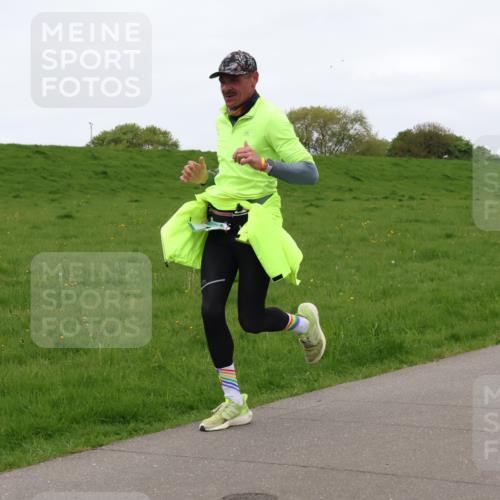 04.05.2025 - 8. Wedeler Halbmarathon Lena Gebhardt http://msf.ph/oto/7835772 04.05.2025 11:28:51 Laufen  meine-sportfotos.de
