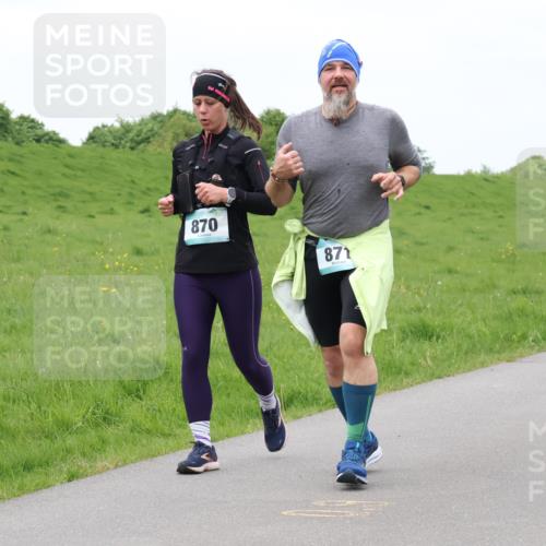 04.05.2025 - 8. Wedeler Halbmarathon Lena Gebhardt http://msf.ph/oto/7835820 04.05.2025 11:29:11 Laufen 870, 871 meine-sportfotos.de