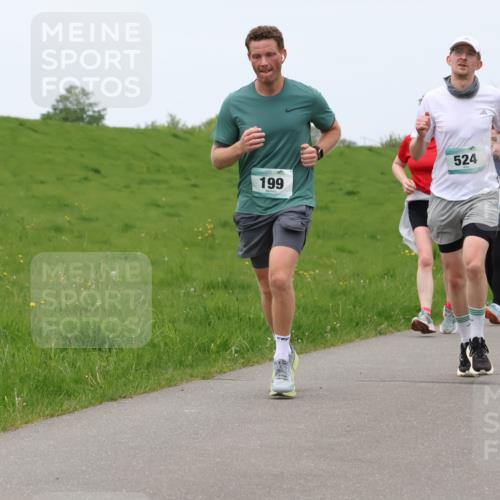 04.05.2025 - 8. Wedeler Halbmarathon Lena Gebhardt http://msf.ph/oto/7835867 04.05.2025 11:29:20 Laufen 199, 524, 681, 117 meine-sportfotos.de