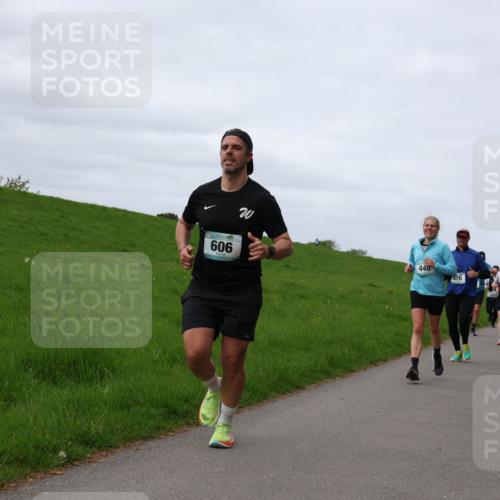 04.05.2025 - 8. Wedeler Halbmarathon Yannick Fuchs http://msf.ph/oto/7835892 04.05.2025 11:45:07 Laufen 606, 440, 470 meine-sportfotos.de