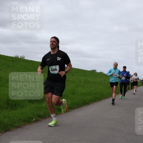 04.05.2025 - 8. Wedeler Halbmarathon Yannick Fuchs http://msf.ph/oto/7835907 04.05.2025 11:45:07 Laufen 606, 20, 440, 470 meine-sportfotos.de