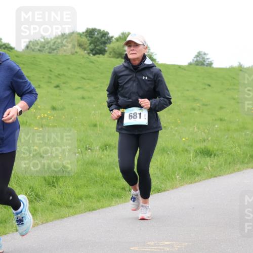 04.05.2025 - 8. Wedeler Halbmarathon Lena Gebhardt http://msf.ph/oto/7835926 04.05.2025 11:29:26 Laufen 913, 681, 1171 meine-sportfotos.de