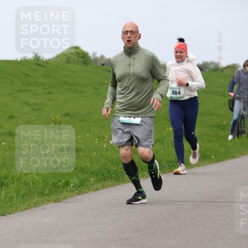 04.05.2025 - 8. Wedeler Halbmarathon Lena Gebhardt http://msf.ph/oto/7835973 04.05.2025 11:29:34 Laufen 864, 724 meine-sportfotos.de