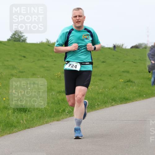04.05.2025 - 8. Wedeler Halbmarathon Lena Gebhardt http://msf.ph/oto/7836001 04.05.2025 11:29:39 Laufen 724, 789 meine-sportfotos.de