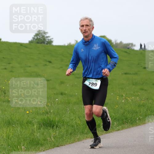04.05.2025 - 8. Wedeler Halbmarathon Lena Gebhardt http://msf.ph/oto/7836030 04.05.2025 11:29:43 Laufen 789 meine-sportfotos.de