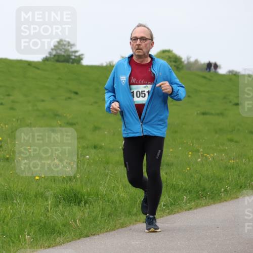 04.05.2025 - 8. Wedeler Halbmarathon Lena Gebhardt http://msf.ph/oto/7836054 04.05.2025 11:29:51 Laufen 1051 meine-sportfotos.de