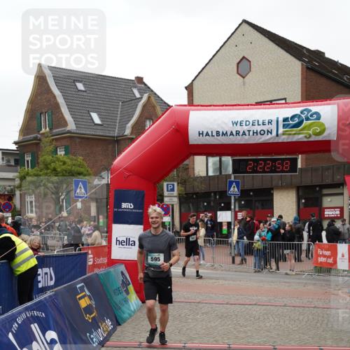 04.05.2025 - 8. Wedeler Halbmarathon Felixshl http://msf.ph/oto/7836124 04.05.2025 12:22:56 Ziel 595, 683 meine-sportfotos.de