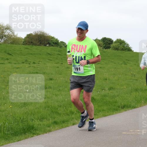 04.05.2025 - 8. Wedeler Halbmarathon Lena Gebhardt http://msf.ph/oto/7836128 04.05.2025 11:30:04 Laufen 191, 389 meine-sportfotos.de