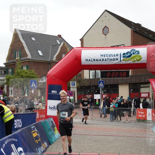 04.05.2025 - 8. Wedeler Halbmarathon Felixshl http://msf.ph/oto/7836136 04.05.2025 12:22:56 Ziel 595, 683 meine-sportfotos.de