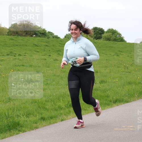 04.05.2025 - 8. Wedeler Halbmarathon Lena Gebhardt http://msf.ph/oto/7836151 04.05.2025 11:30:05 Laufen 385 meine-sportfotos.de