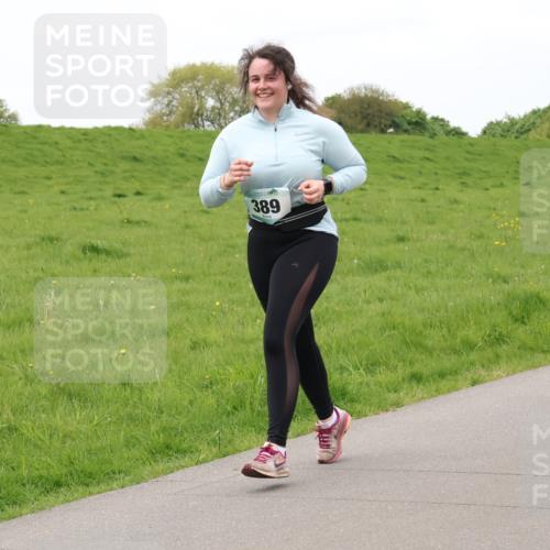 04.05.2025 - 8. Wedeler Halbmarathon Lena Gebhardt http://msf.ph/oto/7836172 04.05.2025 11:30:06 Laufen 389 meine-sportfotos.de