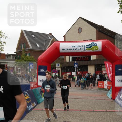 04.05.2025 - 8. Wedeler Halbmarathon Felixshl http://msf.ph/oto/7836252 04.05.2025 12:23:03 Ziel 683, 974, 1005 meine-sportfotos.de
