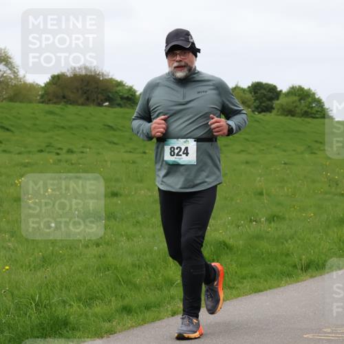 04.05.2025 - 8. Wedeler Halbmarathon Lena Gebhardt http://msf.ph/oto/7836270 04.05.2025 11:30:17 Laufen 824 meine-sportfotos.de