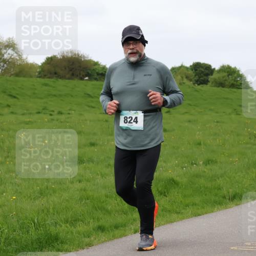 04.05.2025 - 8. Wedeler Halbmarathon Lena Gebhardt http://msf.ph/oto/7836274 04.05.2025 11:30:17 Laufen 824 meine-sportfotos.de