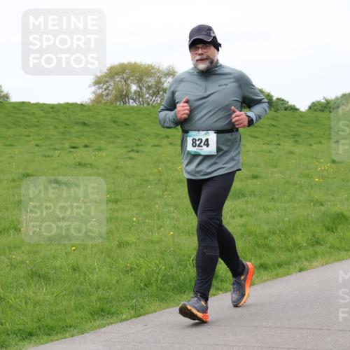 04.05.2025 - 8. Wedeler Halbmarathon Lena Gebhardt http://msf.ph/oto/7836286 04.05.2025 11:30:18 Laufen 824 meine-sportfotos.de