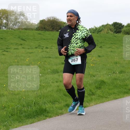 04.05.2025 - 8. Wedeler Halbmarathon Lena Gebhardt http://msf.ph/oto/7836320 04.05.2025 11:30:28 Laufen 267 meine-sportfotos.de