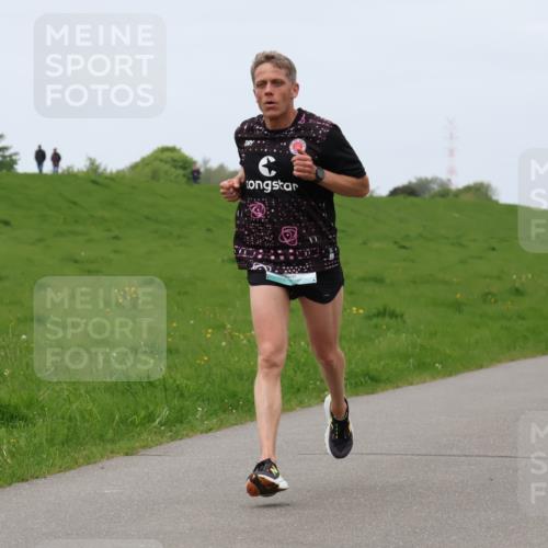 04.05.2025 - 8. Wedeler Halbmarathon Lena Gebhardt http://msf.ph/oto/7836329 04.05.2025 11:30:30 Laufen 110 meine-sportfotos.de
