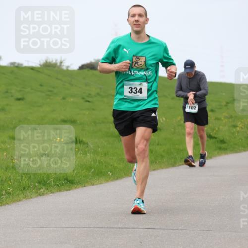04.05.2025 - 8. Wedeler Halbmarathon Lena Gebhardt http://msf.ph/oto/7836349 04.05.2025 11:30:34 Laufen 334, 210, 1102, 1 meine-sportfotos.de